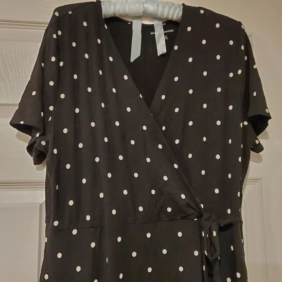 Amazon Essentials Set Of 2 Retro Wrap Dresses - Picture 4 of 8